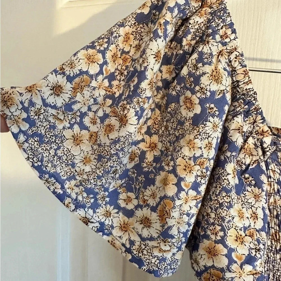 Patrons of Peace smocked bodice cropped sunflower top. Size XS - Picture 6 of 8